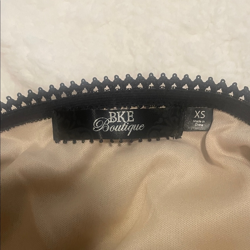 BKE Boutique Black Tan Lace Sheer Crop Top Corset Style Going Out Summer Top - Picture 4 of 10